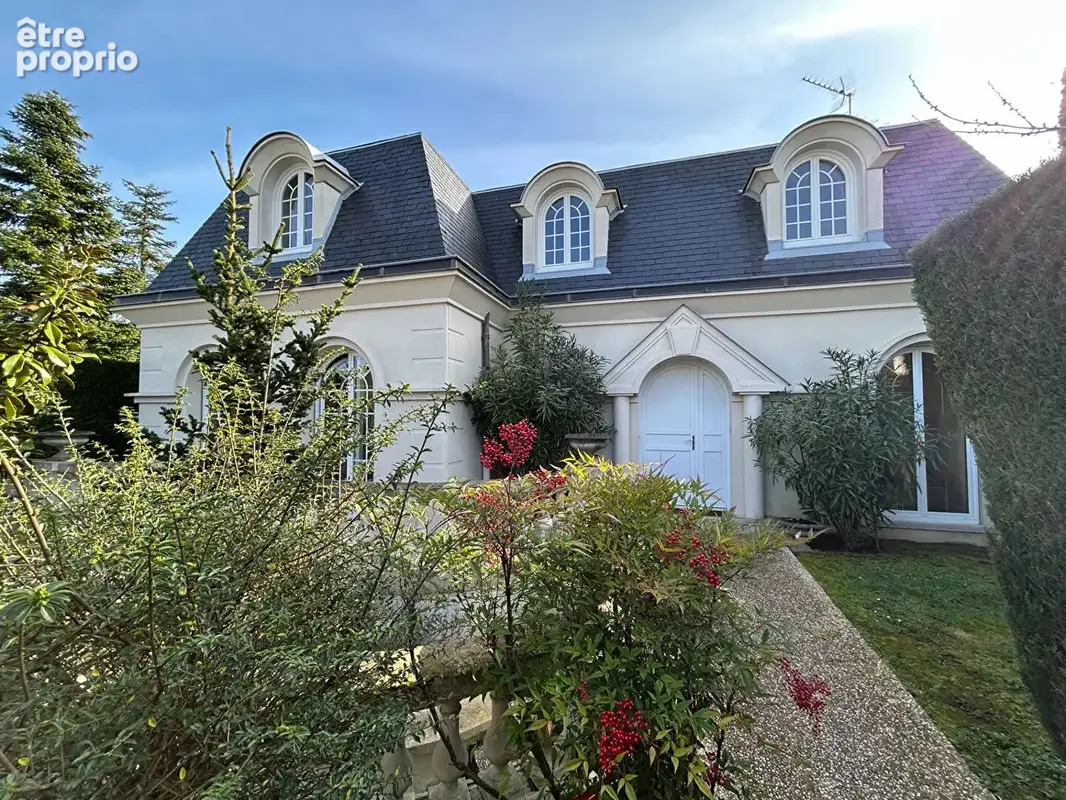 Maison à L'HAY-LES-ROSES