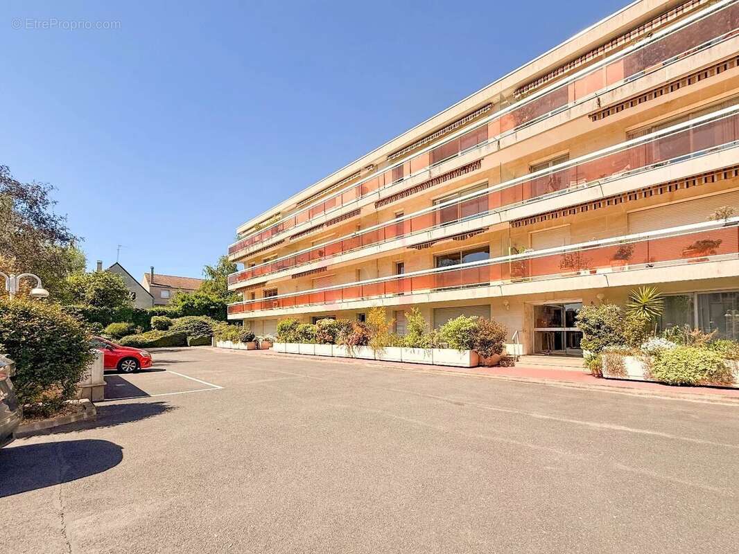 Appartement à BOURG-LA-REINE