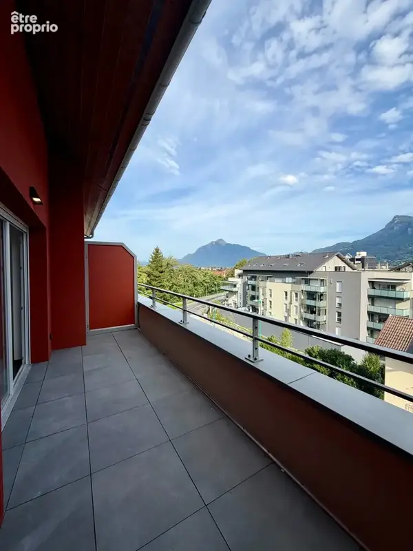 CLUSES CENTRE – T2 duplex prêt à vivre - sans délais - photo 3