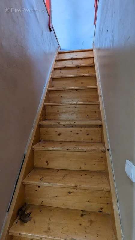 Appartement à SALERNES