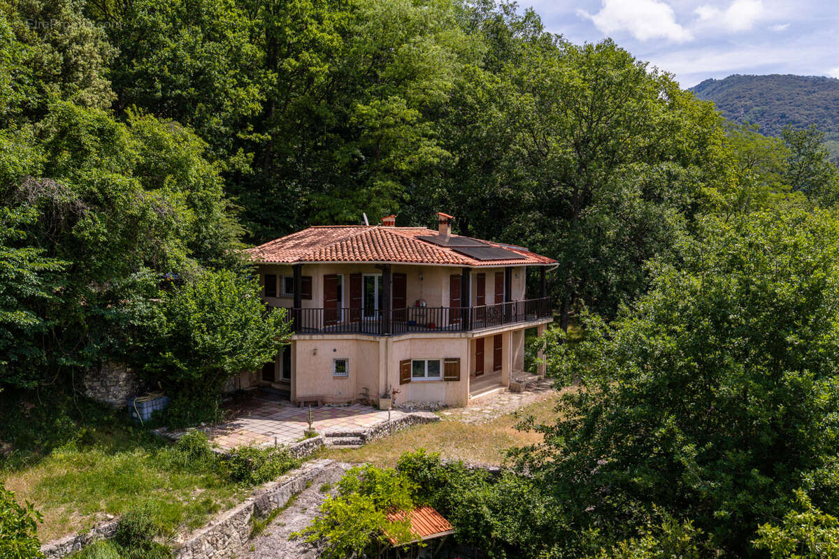 Maison à GREOLIERES