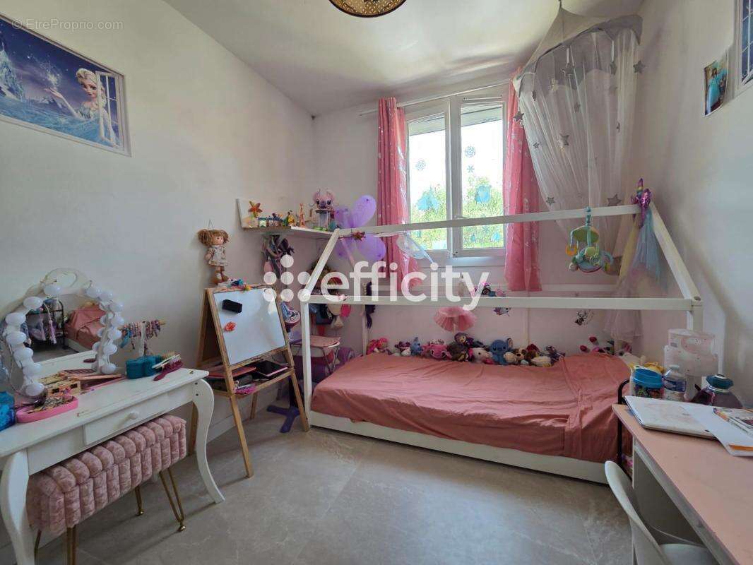 Appartement à SAINT-CYR-SUR-MER