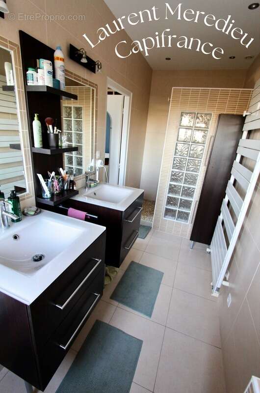 Maison à AMBARES-ET-LAGRAVE