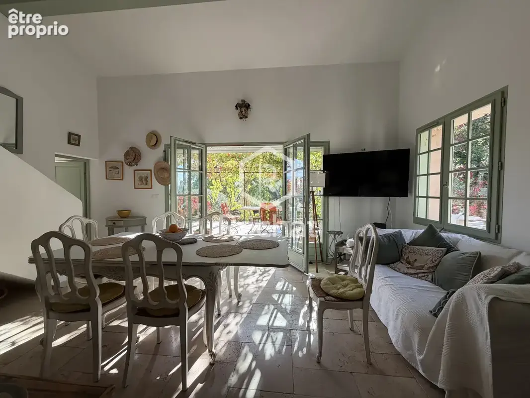 Salernes, maison avec piscine sur 1 628 m2 de terrain, vente en nue-propriété - photo 3