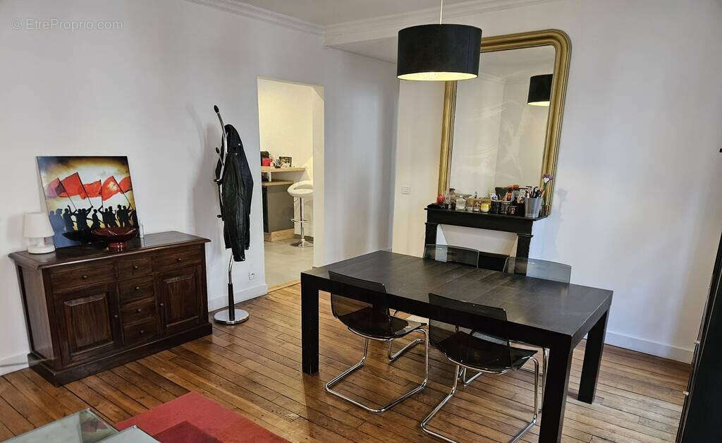 Appartement à PARIS-17E