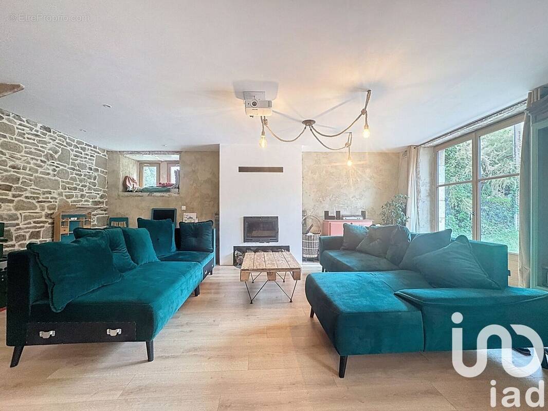 Photo 1 - Maison à BAZOUGES-LA-PEROUSE