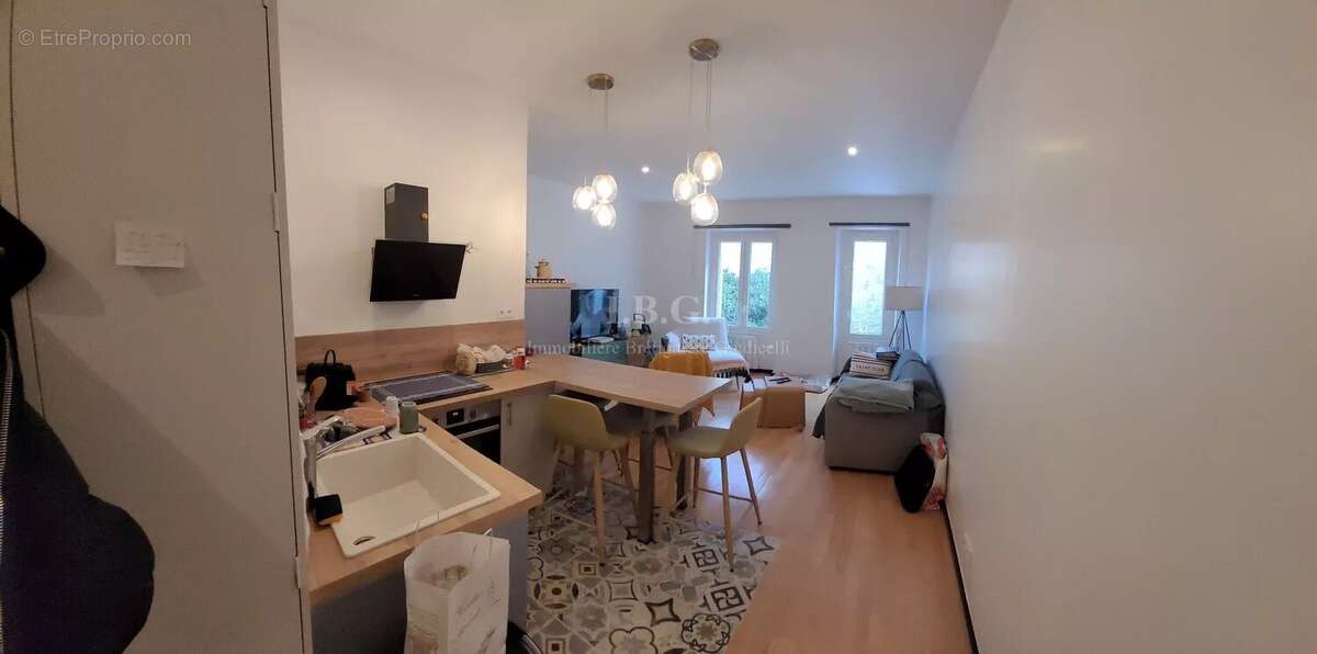 Appartement à MARSEILLE-7E