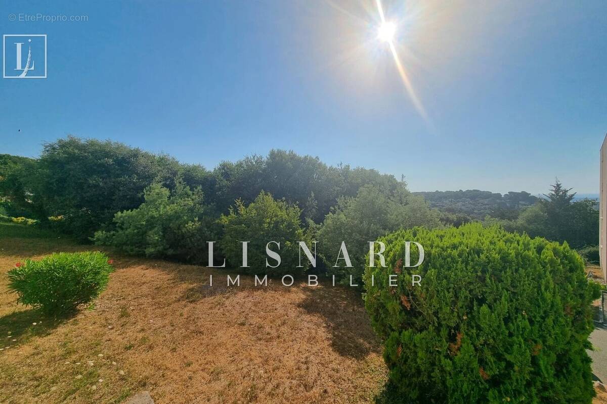 Appartement à VALLAURIS