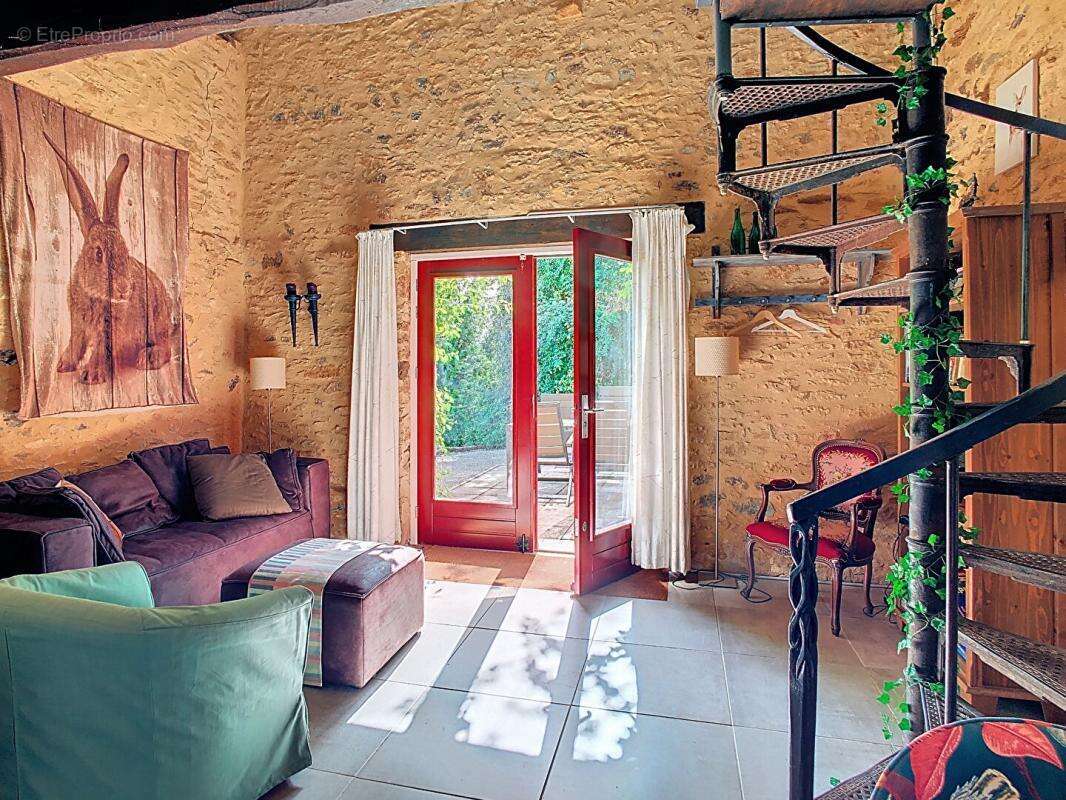 Maison à LE BUISSON-DE-CADOUIN