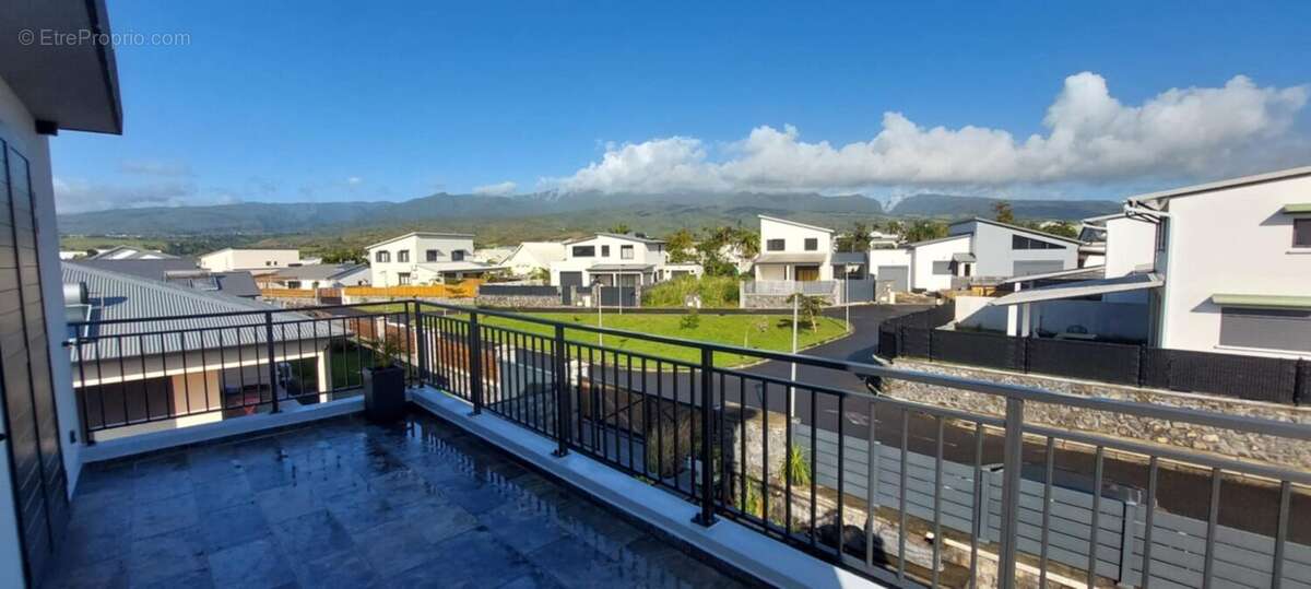 Maison à BRAS-PANON