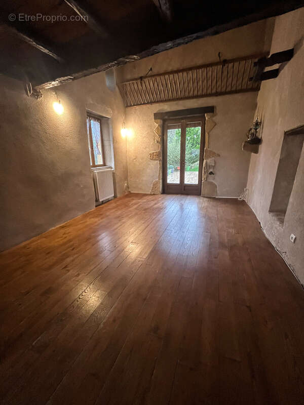 Maison à SAINT-CLEMENT-SUR-VALSONNE