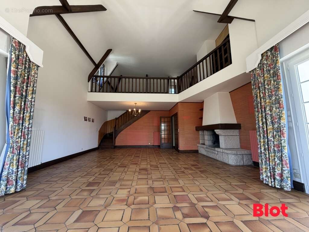 Maison 182 m² à Saint-Meloir-Des-Ondes  - photo 5
