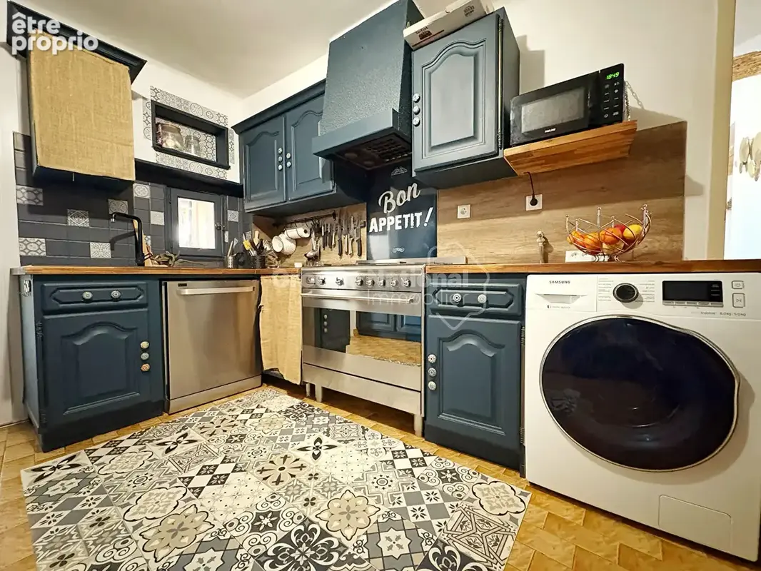 Maison de ville - 161 m²  - Coeur du village d'Eyguières - photo 5