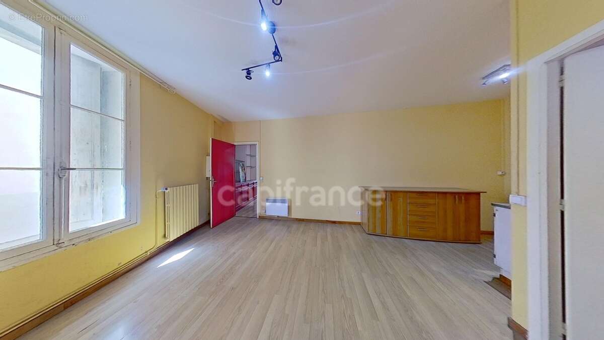 Local commercial 100 m² – Emplacement Numéro 1 à Amélie-les-Bains (66) Proche des Thermes - photo 2
