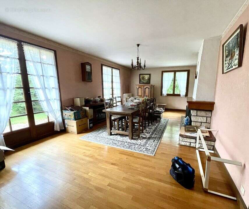 Maison à BRENNES