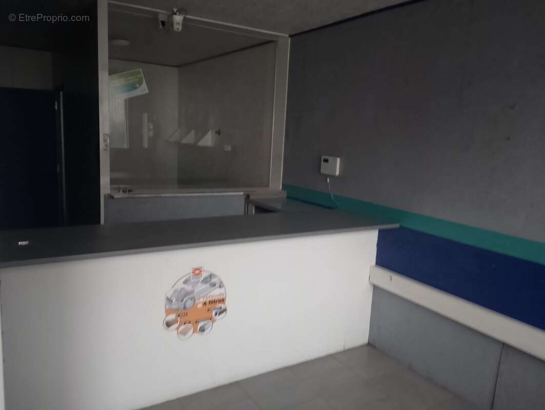 Commerce à LE PONT-DE-BEAUVOISIN