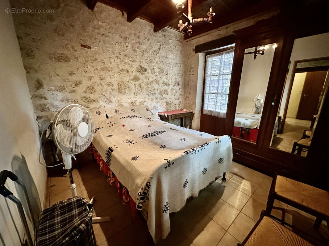 Maison à PUJOLS