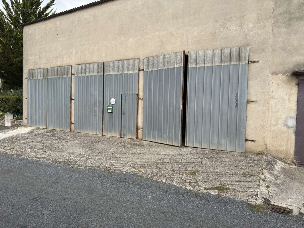 Vente dépôt avec hangar et terrain constructible Saint Affrique - photo 15