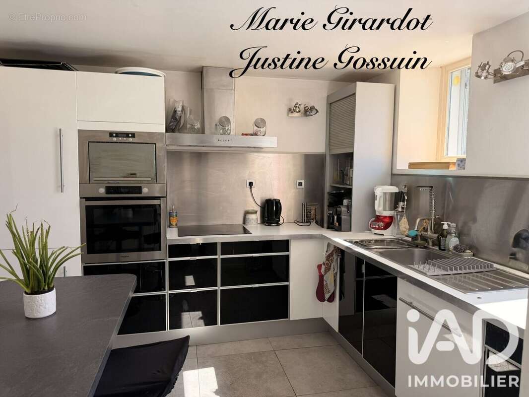 Maison 177 m² à Mesigny  - photo 7