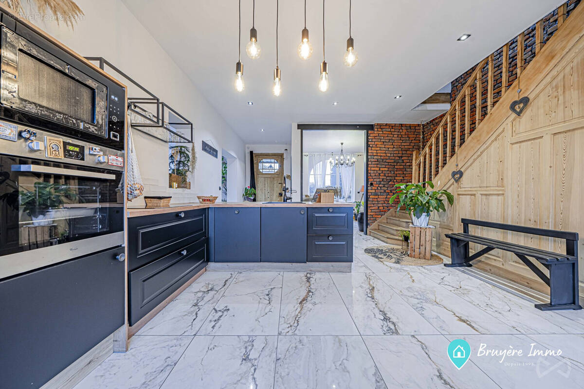 Maison 204 m² à Bavay  - photo 2