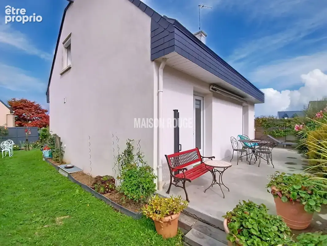 INVESTISSEMENT LOCATIF - Maison entièrement rénovée à proximité du Bourg de Ploufragan - Au calme en impasse - photo 16