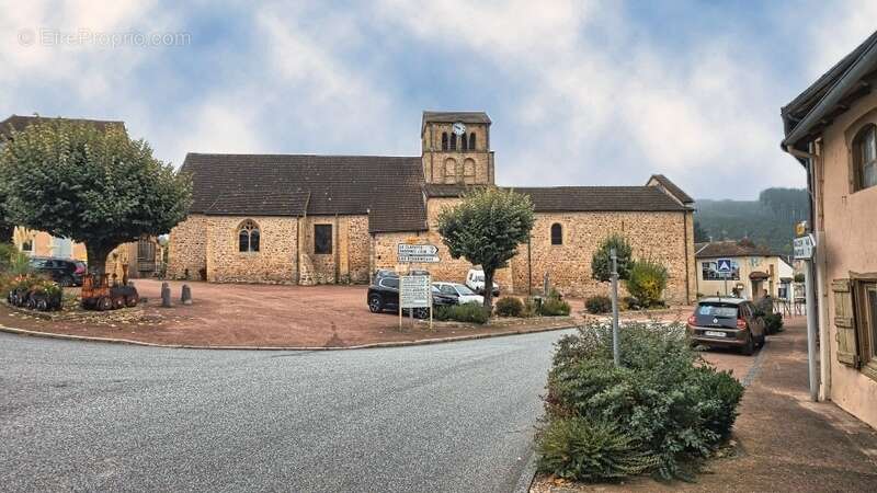 Maison à AIGUEPERSE