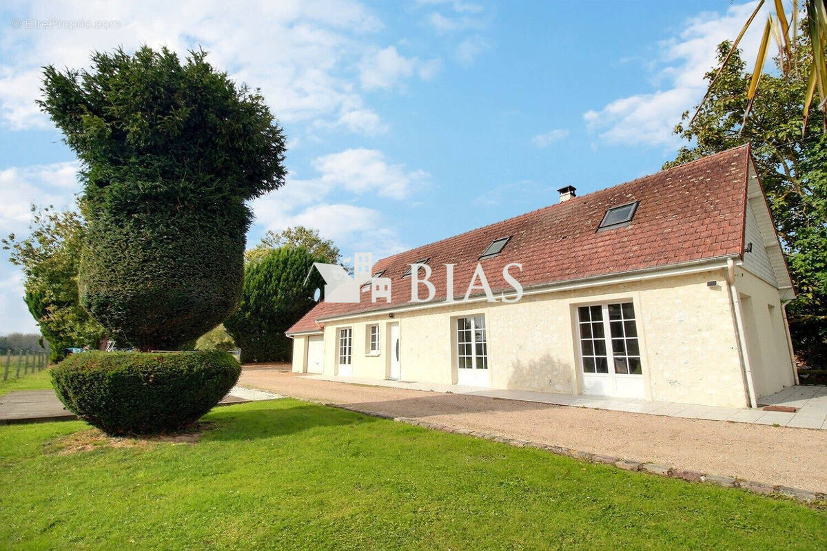 Maison à BOURG-ACHARD