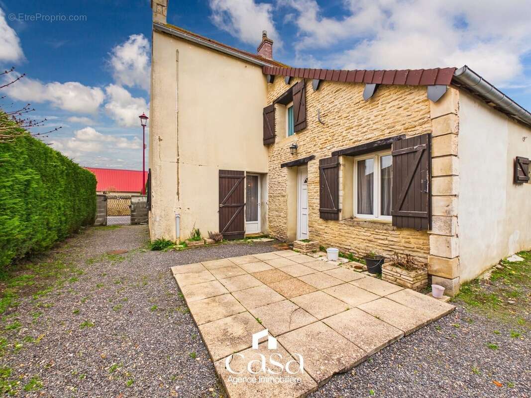 Maison à MEZIDON-CANON