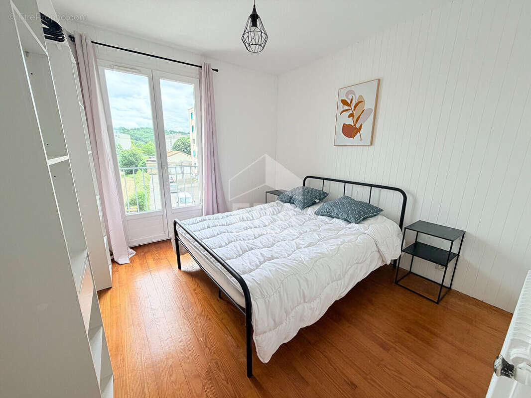 Appartement à AUREILHAN
