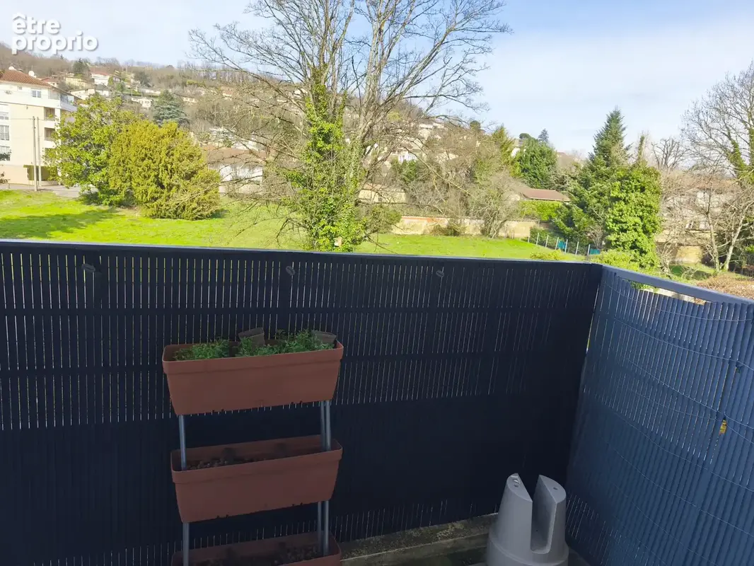 Appartement T2 avec ascenseur, balcon et place de parking dans résidence sécurisée à Montluel - photo 5