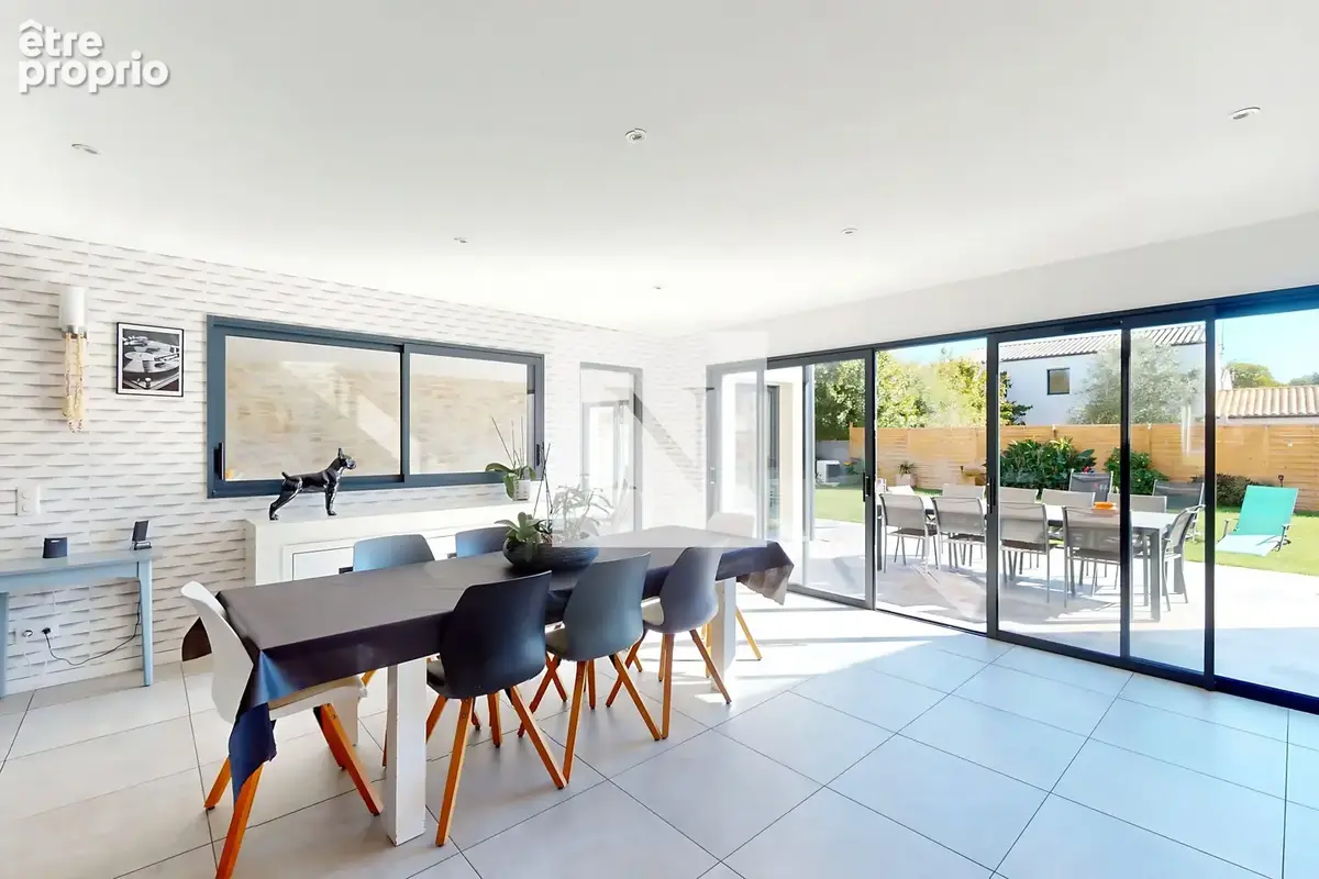 Maison 8 pièces 235 m² à vendre à Perigny (17180) - photo 3