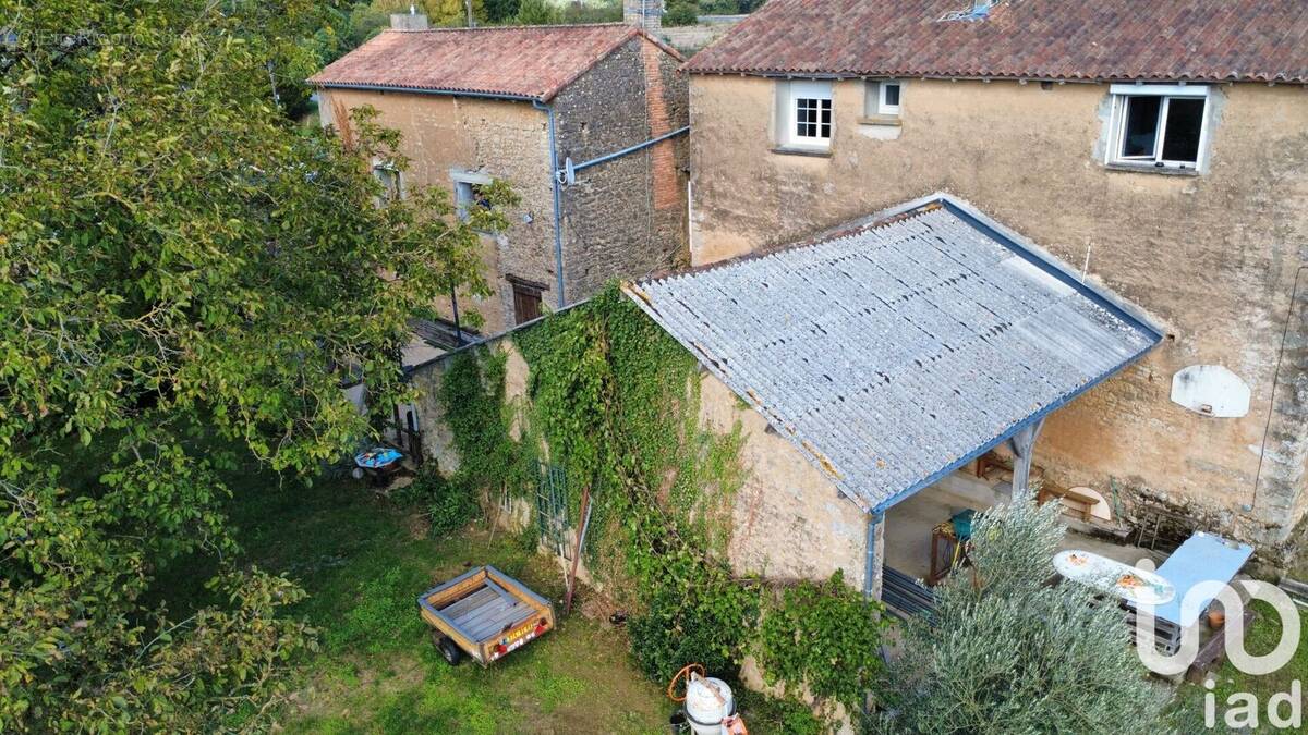 Photo 1 - Maison à ITEUIL