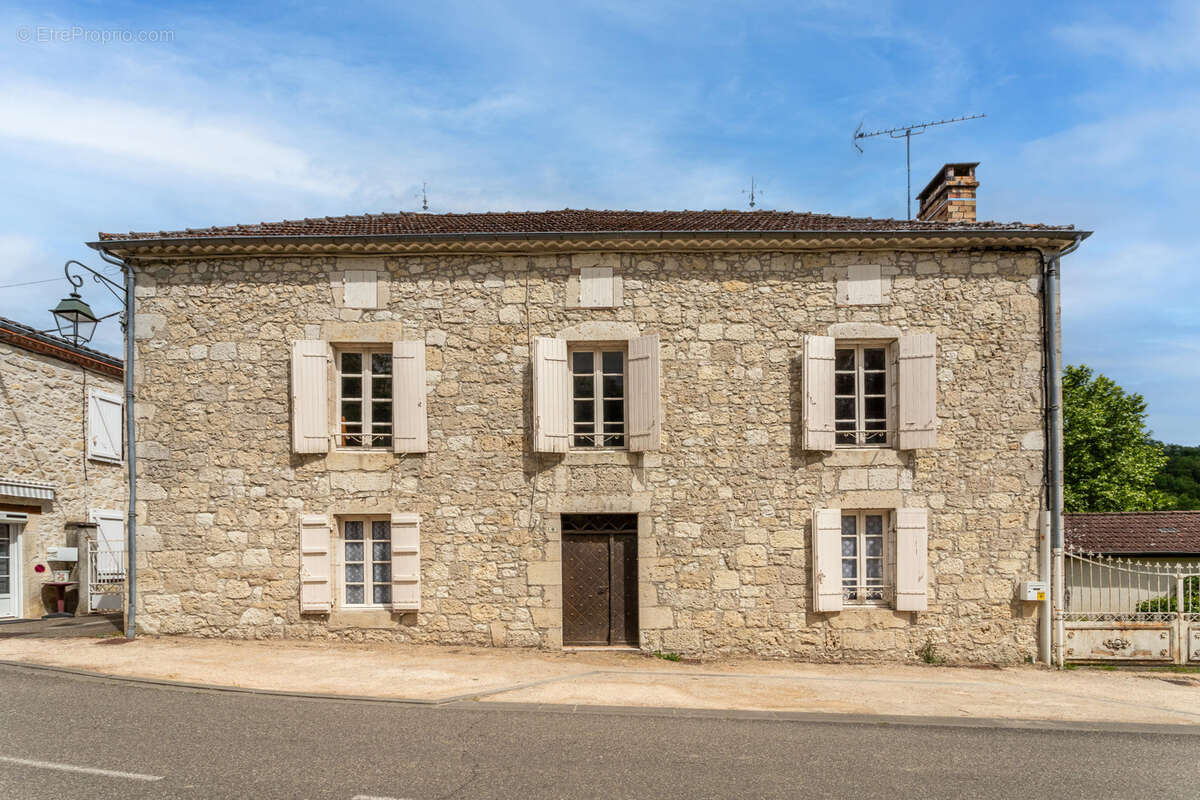Maison à SAINT-MAURIN