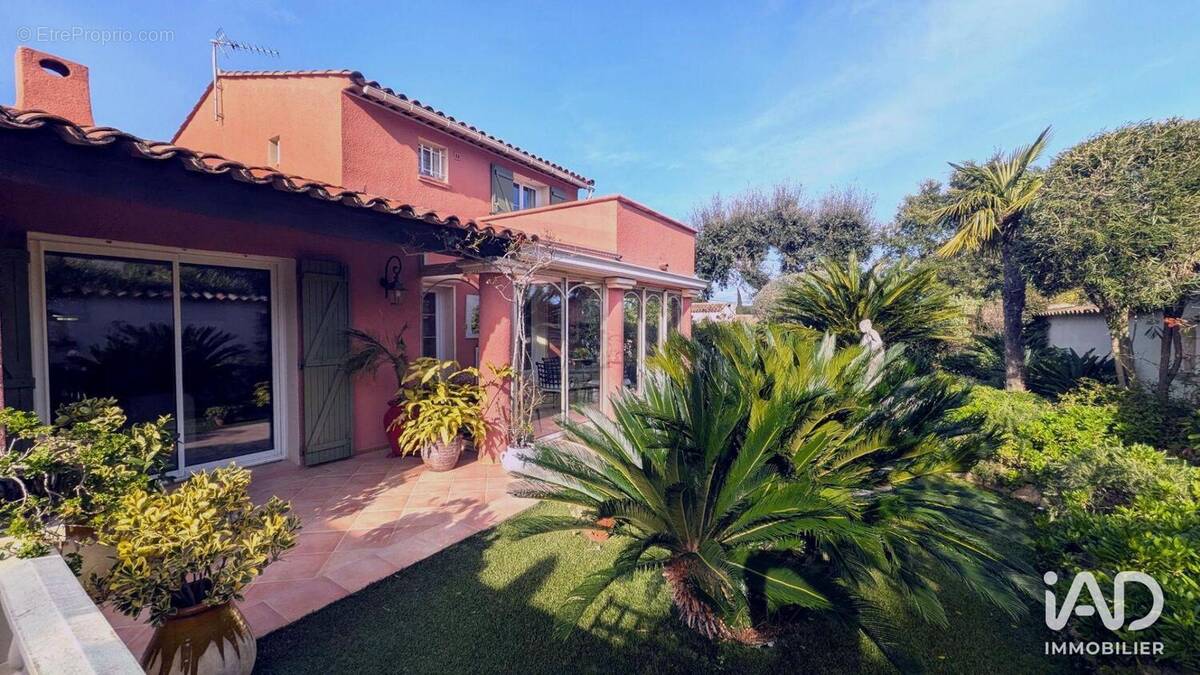 Photo 1 - Maison à FREJUS