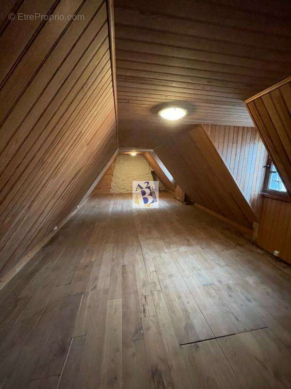 Maison à SAVIGNAC-LES-EGLISES