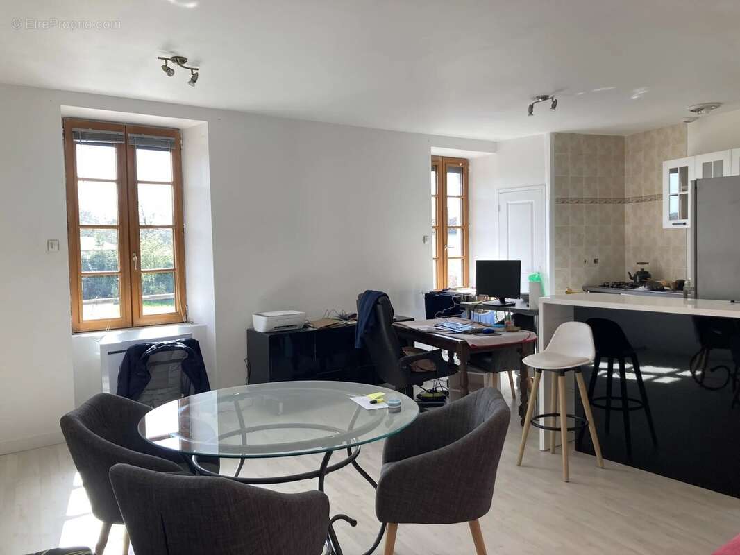 Appartement à CHALUS