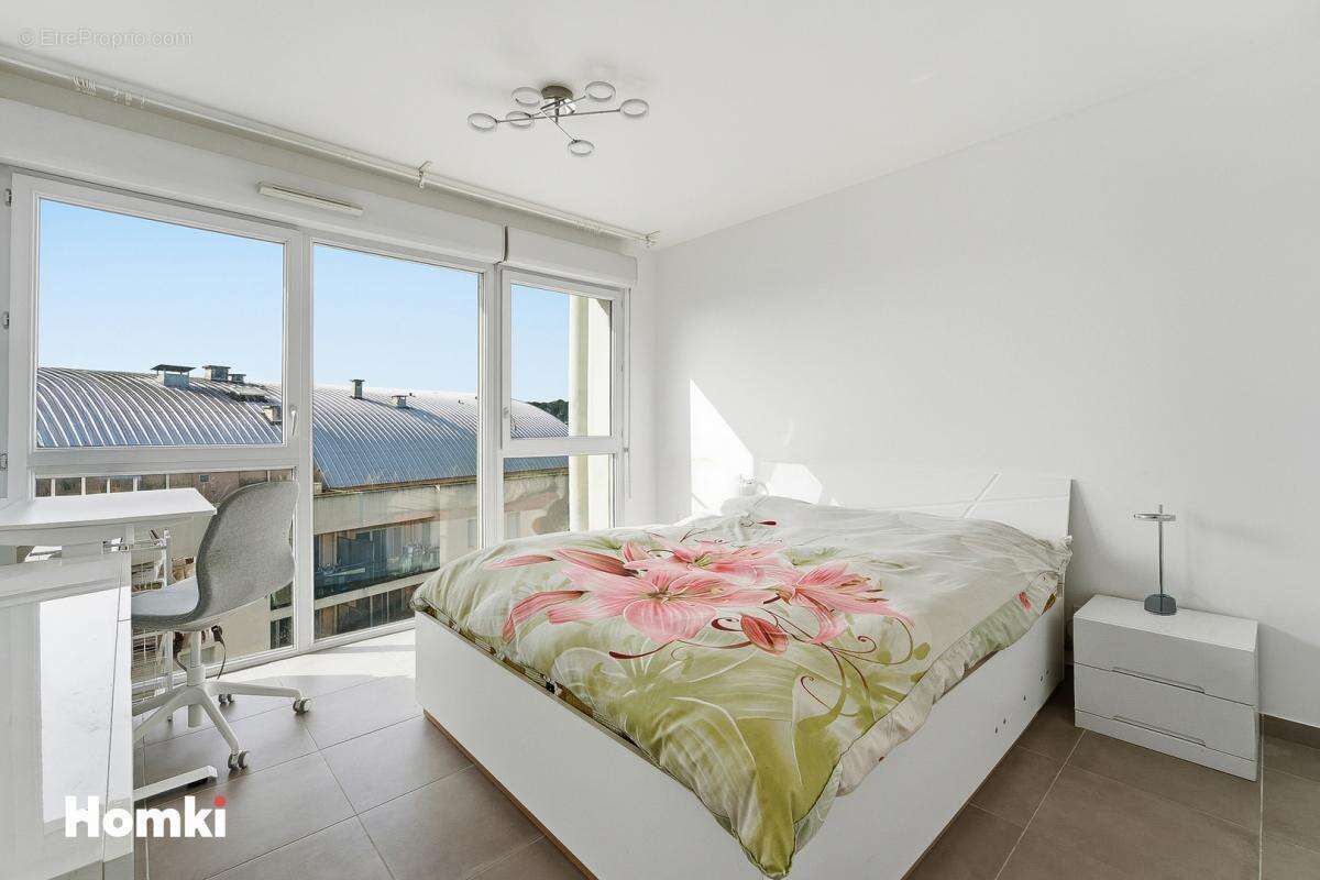 Antibes – Dernier étage – Duplex 4 pièces lumineux avec grande terrasse et double garage fermé - photo 9