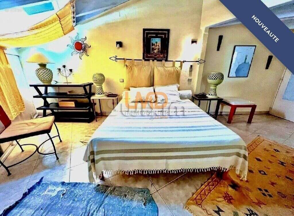 Maison à VESTRIC-ET-CANDIAC