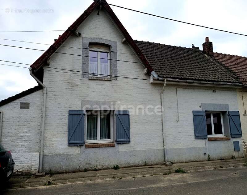 Maison à CROISILLES