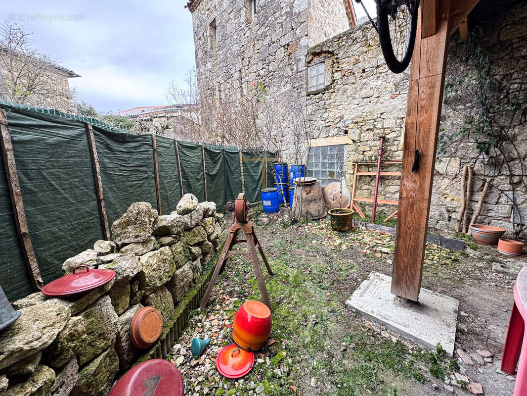 Maison à LAROQUE-TIMBAUT