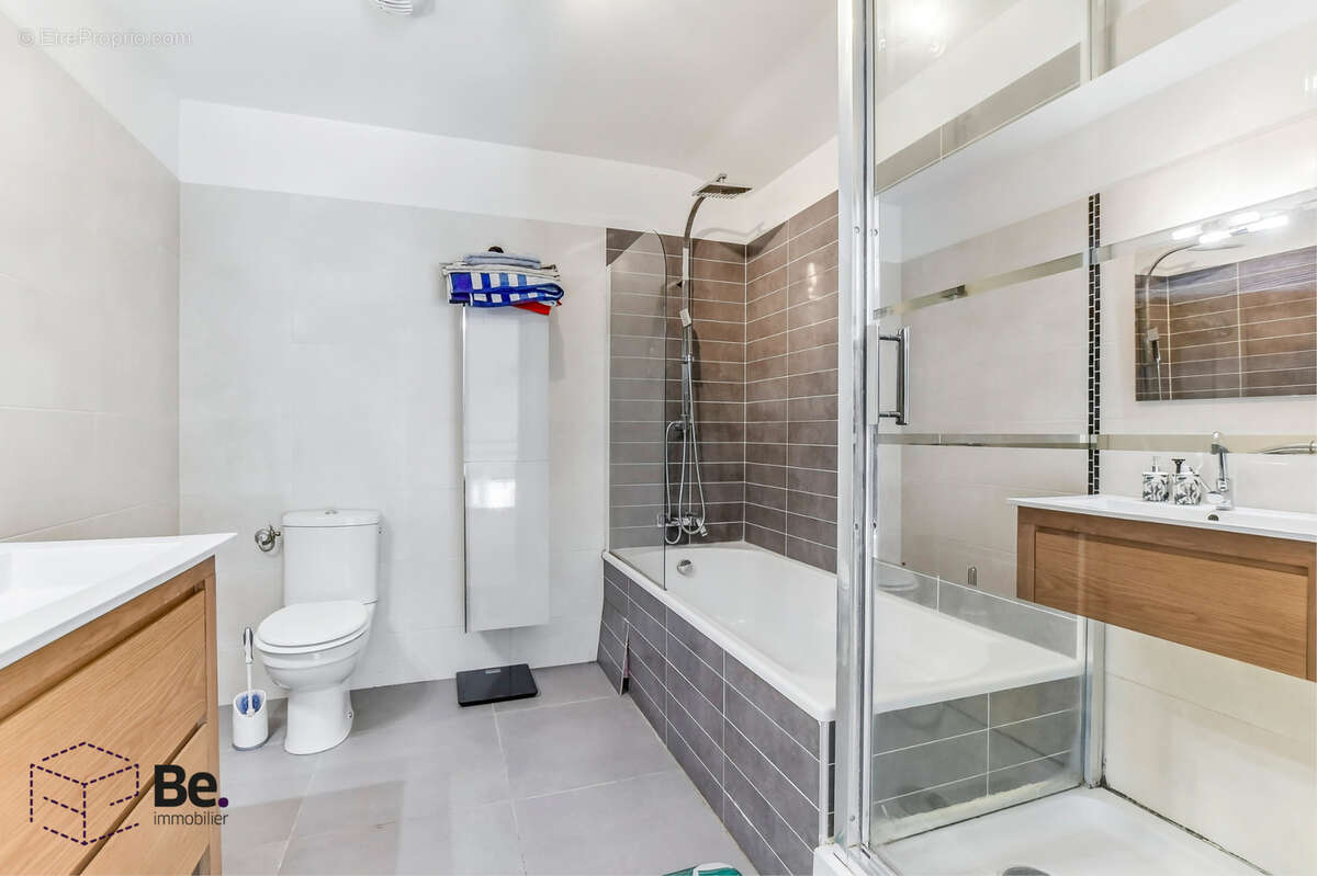 Superbe maison moderne et spacieuse avec appartement et piscine  - photo 8