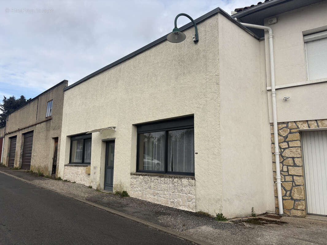 Maison de plain-pied entiérement rénovée - photo 2