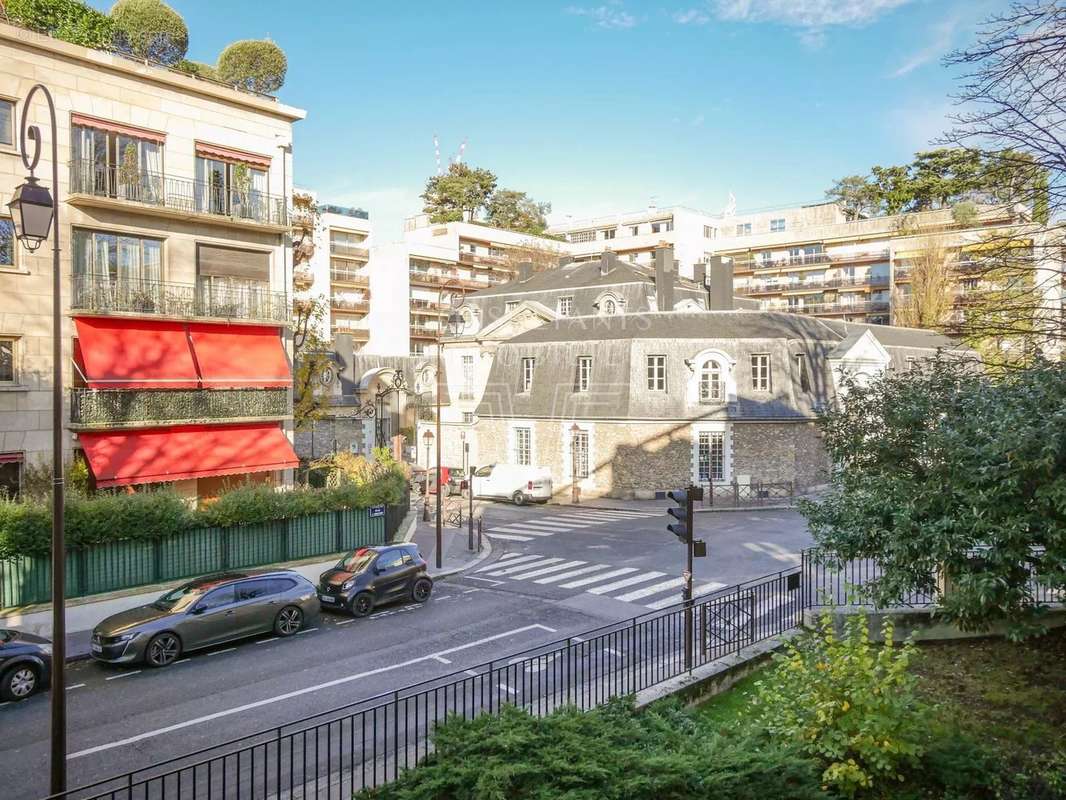 Appartement à NEUILLY-SUR-SEINE