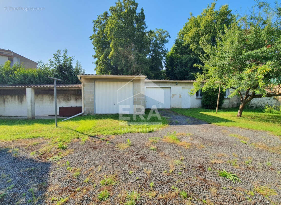 Maison à LA COURONNE