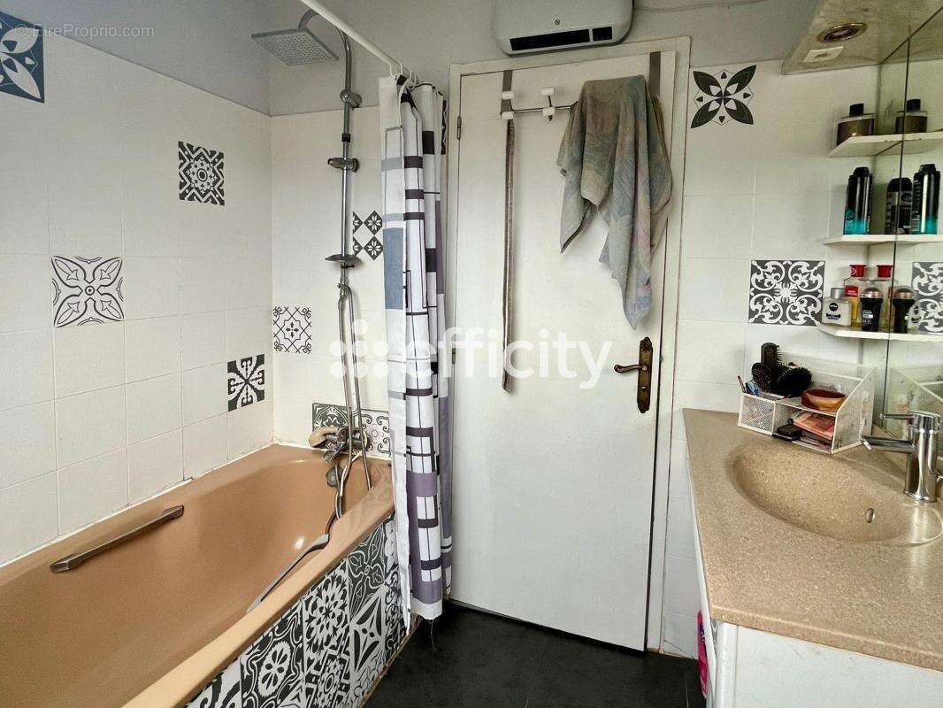 Maison 149 m² à Yzeures-Sur-Creuse  - photo 9