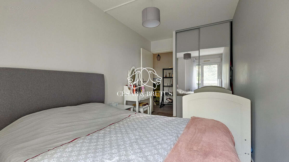 Appartement 55 m² à Villeurbanne  - photo 9