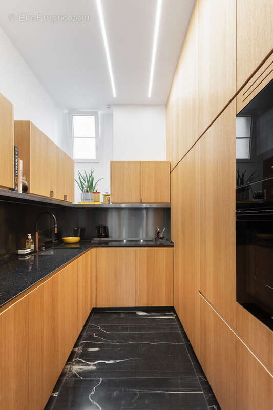 Appartement à PARIS-8E