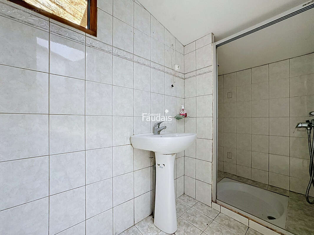 Maison 70 m² à Saint-Lo  - photo 7