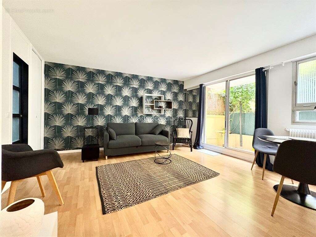 Appartement à PARIS-14E