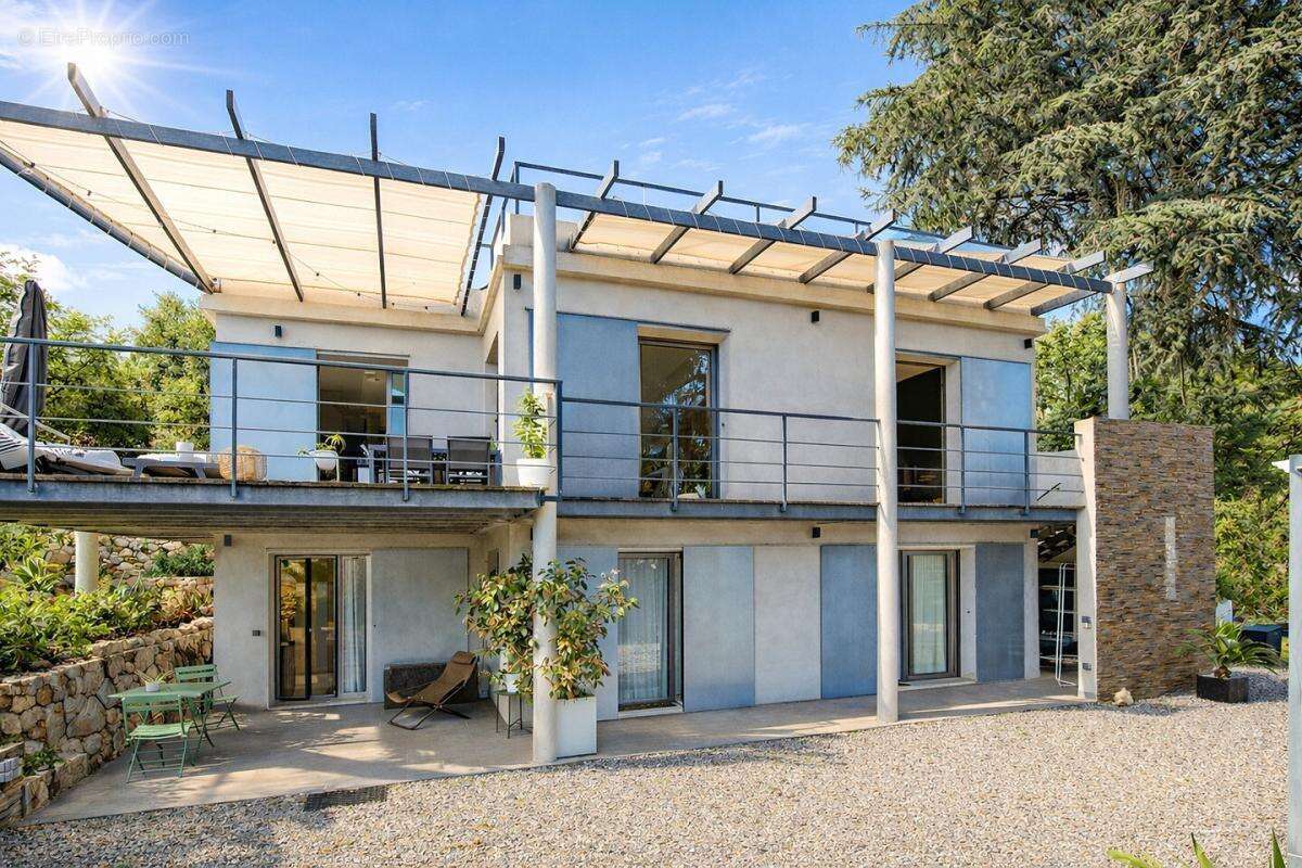 Maison à MANDELIEU-LA-NAPOULE